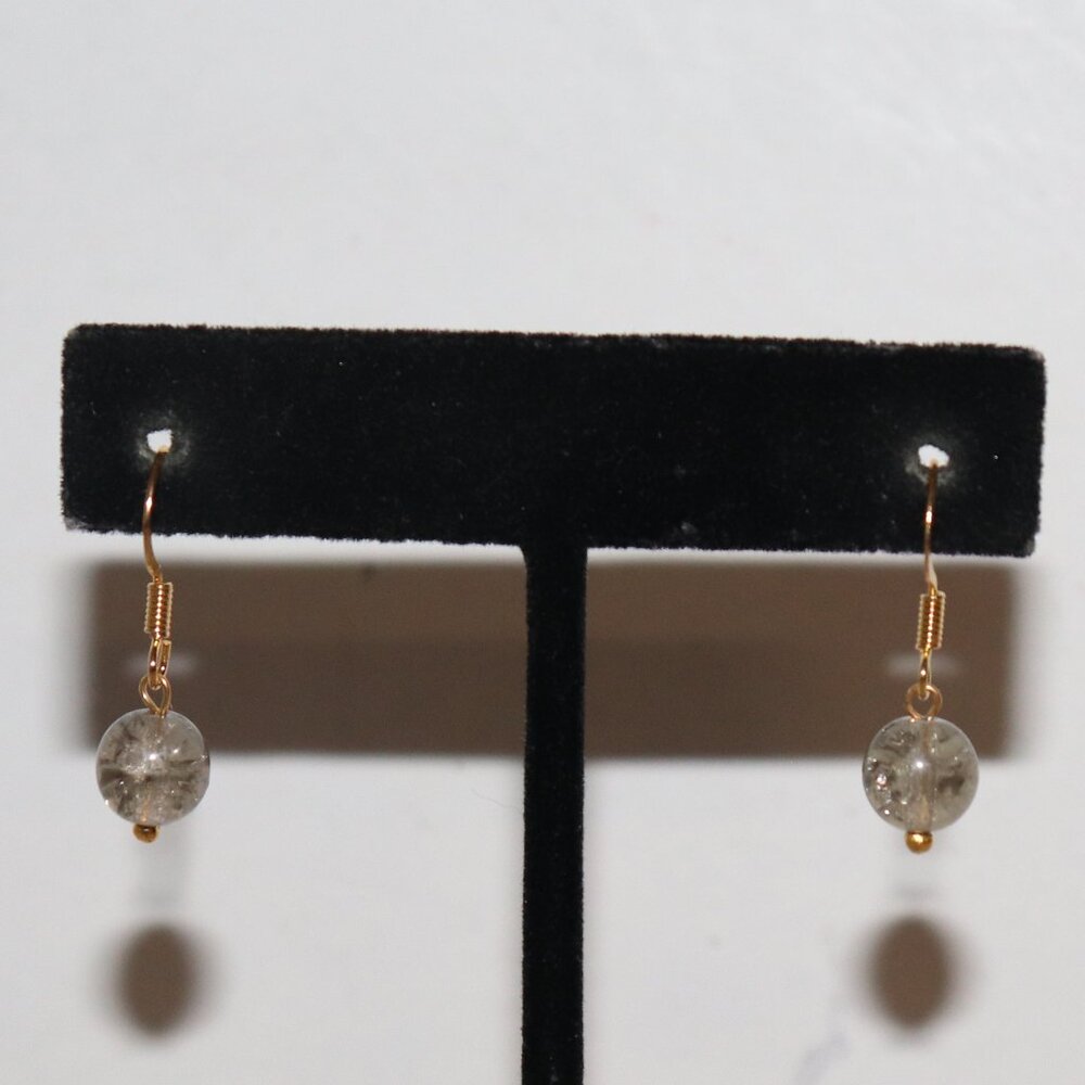 Beautiful NWOT gold and gray cracked glass dangling earrings 1"